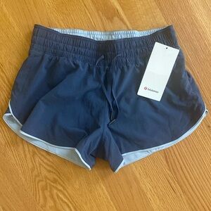 NWT Lululemon reversible 3 in relax fit run shorts, blue and light blue, size 6